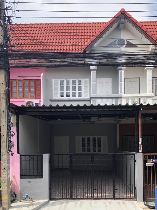 ขายทาวน์เฮ้าส์ 2 ชั้น หมู่บ้านกล่อมพิรุณ ซอยมังกร นาคดี แพรกษา สมุทรปราการ รหัส T-5675