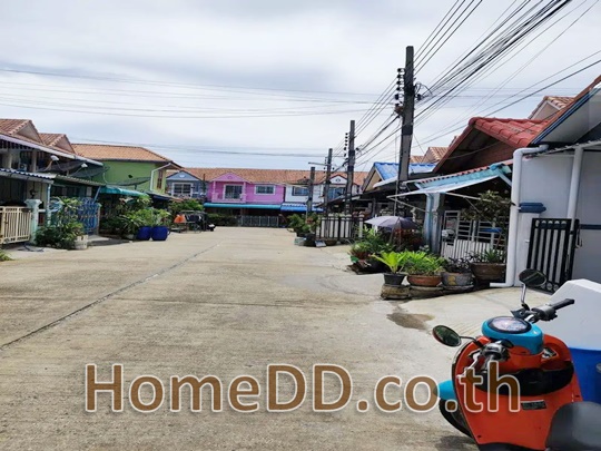 ขายทาวน์เฮ้าส์ 2 ชั้น รีโนเวทใหม่พร้อมอยู่ หมู่บ้านพุฒสีวิลล่า แพรกษา สมุทรปราการ รหัส T-6108