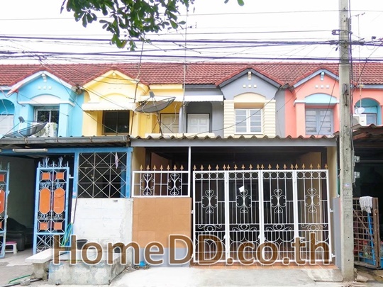 ทาวน์เฮ้าส์ 2 ชั้น รีโนเวทใหม่พร้อมอยู่ หมู่บ้านเด่นทอง เทพารักษ์ สมุทรปราการ T-6119