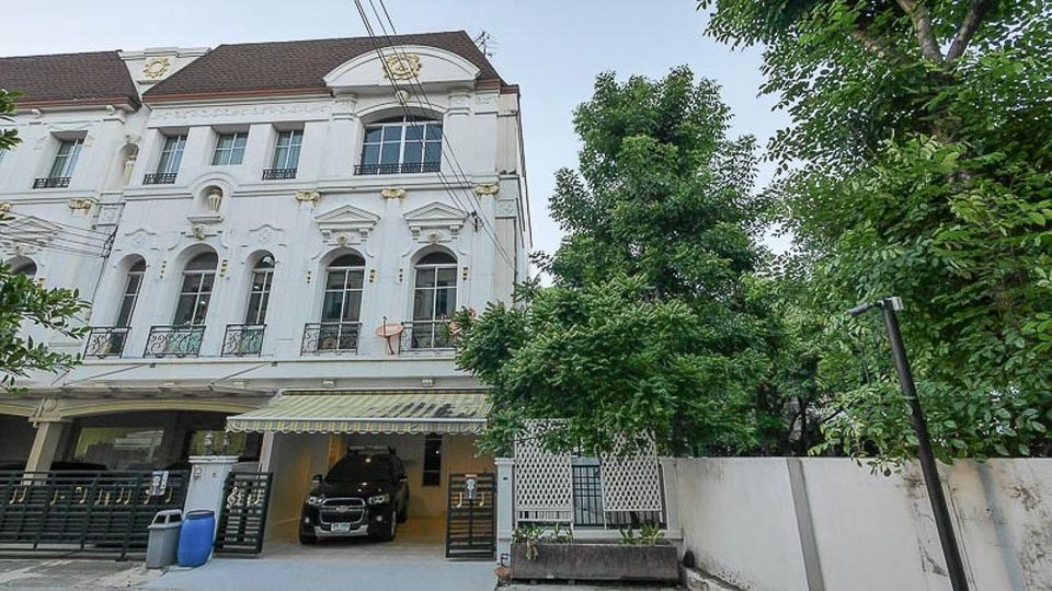 ให้เช่าบ้านทาวน์เฮ้าส์  Baan Klang Krung Grand Vienna - Rama 3 2 ชั้น ขนาด 296 ตรม. 4 ห้องนอน 4 ห้องน้ำ 0958195559