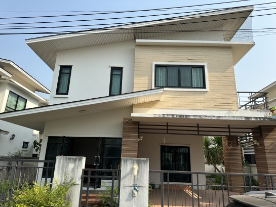 ขายหรือเช่า บ้านเดี่ยว 2 ชั้น พร้อมอยู่ในหมู่บ้าน I-Style Noen Phra ใจกลางเมืองระยอง