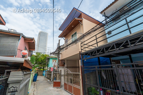  ขายบ้านรัชดาซอย 7 หลังบิ๊กซีรัชดา เดินถึง MRT ขนาด 2 ชั้น 19 ตรว. ปลูกสร้างใหม่ เหมาะทั้งอยู่อาศัย หรือทำ Home Office  