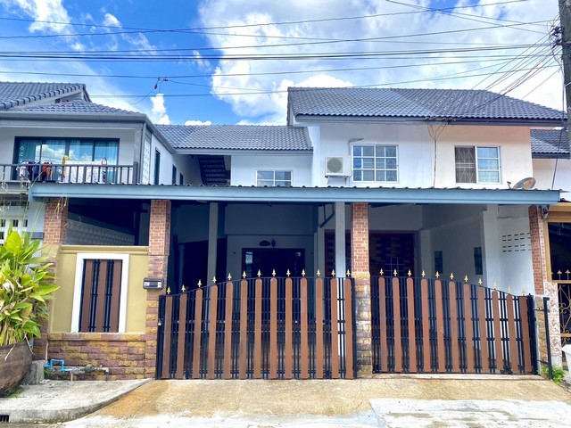 For Sale : Thalang, 2-Storey Town House @Ban Pon, 3 Bedrooms 2 Bathrooms