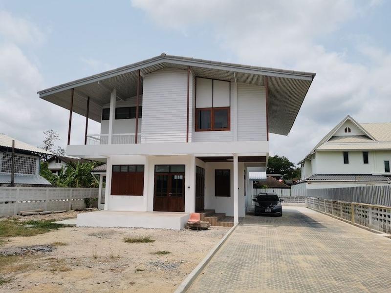 ให้เช่าบ้านเดี่ยว 2 ชั้น เนื้อที่ 196 ตรว.ซอยแบริ่ง 30 ทับ 8 ใกล้รถไฟฟ้า BTS  สถานีแบริ่ง 