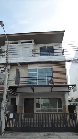 PB4343 ให้เช่าทาวน์โฮม 3 ชั้น โครงการ โพธิ์แก้ว เพลส โครงการติดถนนโพธิ์แก้ว ลาดพร้าว 101 