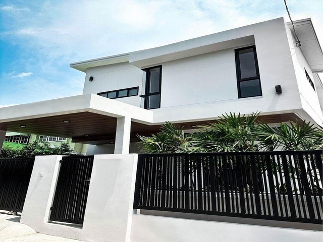 PB4341 ขายบ้านเดี่ยว 2ชั้น ซอยบางนา-ตราด39 บ้านสร้างเองอายุบ้าน 1 ปี เนื้อที่ 50 ตารางวา