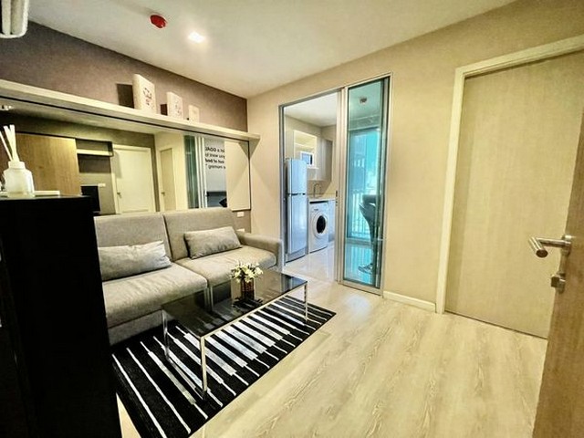 Metro Luxe Rama 4 clean convenient livable 7th floor BTS Ekkamai