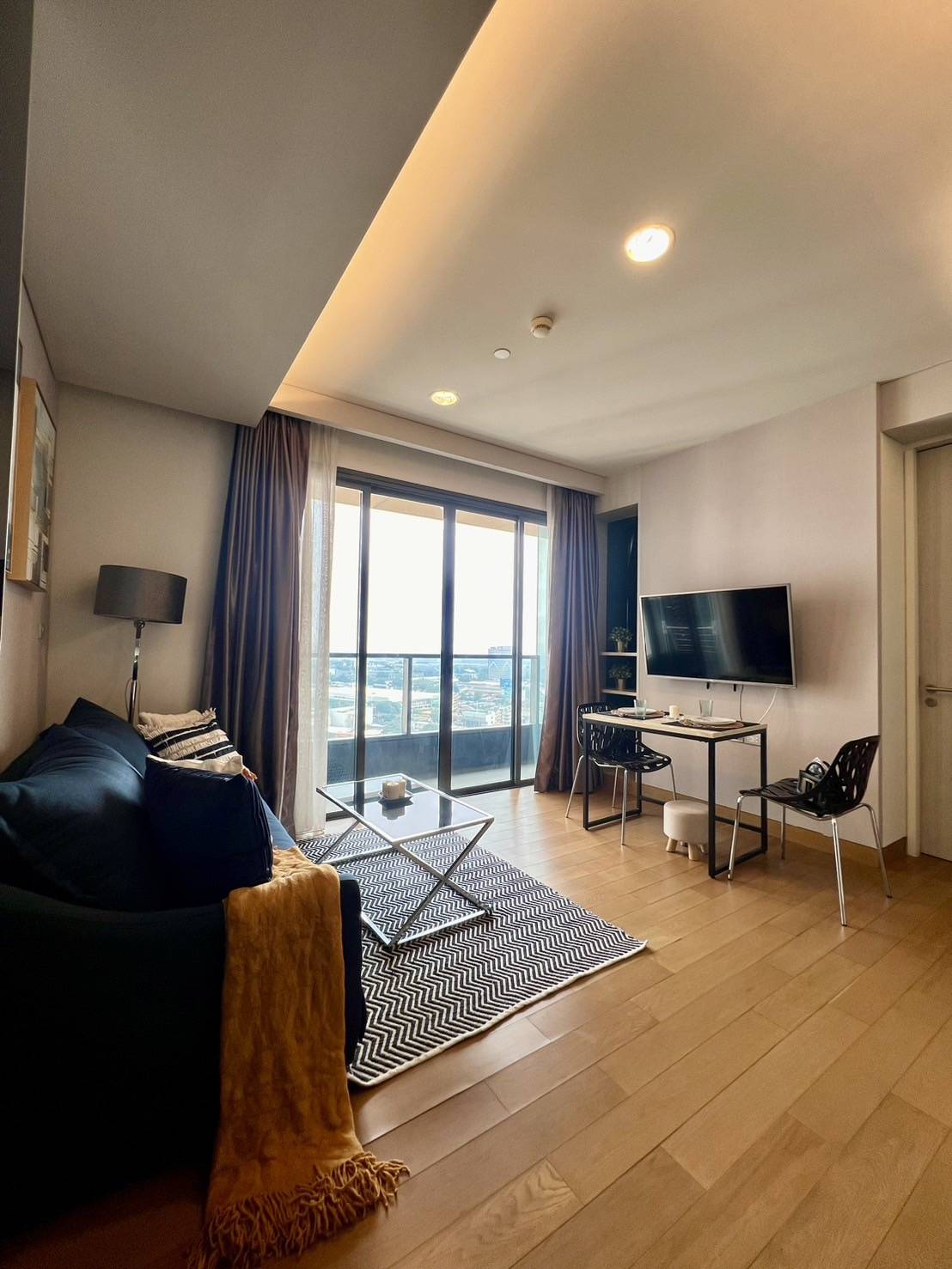  Condo for rent / ให้เช่าคอนโด The Lumpini 24 (เดอะ ลุมพินี 24)ห้องสวยแต่งครบพร้อมอยู่ 2 ห้องนอน