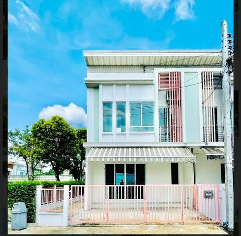 ขาย / ให้เช่าทาวน์โฮม 2 ชั้น โครงการ พลีโน่ วงแหวน-รามอินทรา Pleno Wongwaen-Ramintra 3 ห้องนอน 2 ห้องน้ำ  ขนาด 29.9 ตรว.