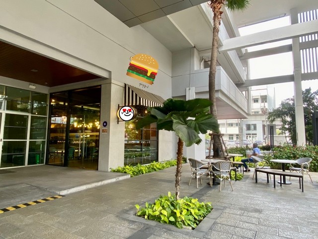 เซ้งคาเฟ่+ร้านอาหาร ตกแต่งสวยสไตล์โมเดิร์นดำเนินกิจการต่อได้เลยใกล้จุฬาฯ ปทุมวัน