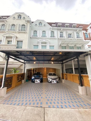 ขายทาวน์โฮมบ้านกลางกรุงสาทร 4ชั้น435ตรม. 38.8ตร.วา 4นอน +1ห้องเเม่บ้าน 6ห้องน้ำ Renovateใหม่ทั้งหลัง รวมเฟอร์นิเจอร์เเละเครื่องใช้ไฟฟ้า