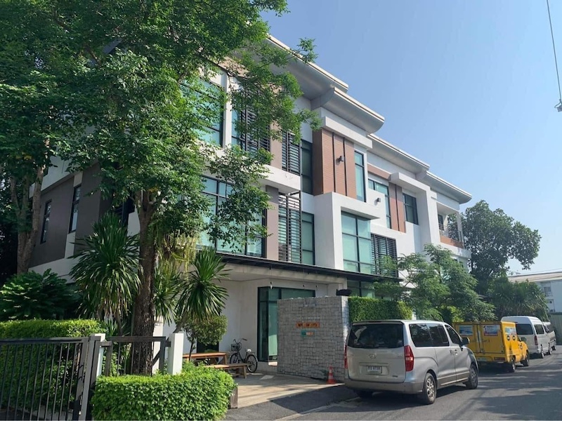 BS832 ขายออฟฟิศ 3ชั้น โครงการ เดอะ ซีนิธ The Zenith ถนนประชาอุทิศ ซอยโรจนมินทร์?เหม่งจ๋าย  ซอย รร.นานาชาติสิงคโปร์