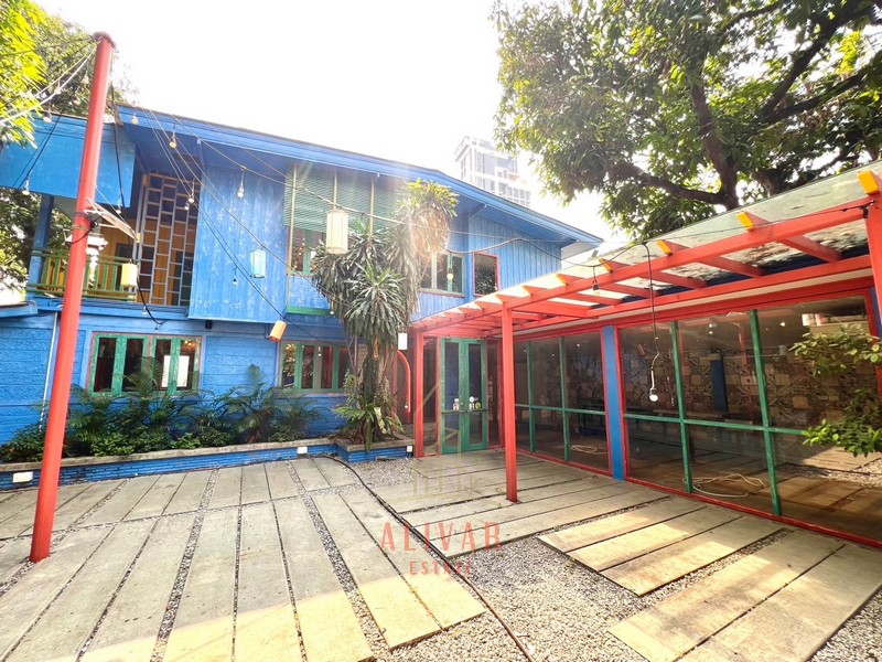 RH060524 ให้เช่าบ้าน 2ชั้นพร้อมที่ดิน เหมาะสำหรับธุรกิจร้านอาหาร, สปา, Wellness Center ใกล้ BTS เอกมัย