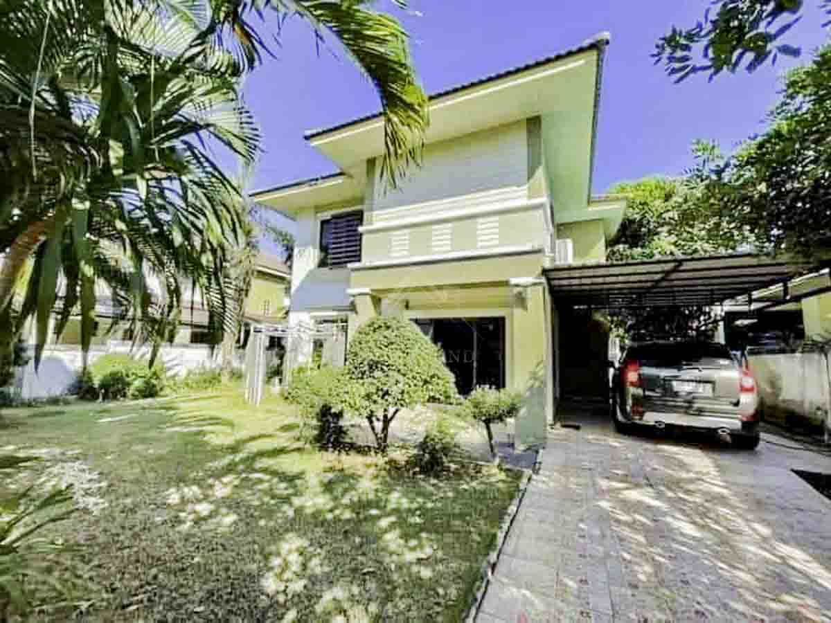 บ้านเดี่ยว 2 ชั้น หมู่บ้าน ธนาวัลย์ 3 ศรีราชา บ้านหลังใหญ่ร่มรื่น