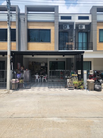 ID :  3.6 เอสเกส พี่โอ๋ ต้องการขาย townhouse S GATE  20 ตร.ว. 0 งาน 0 Rai 3500000 BAHT. ใกล้กับ โรบินสัน ศรีสมาน, เซ็นทรัล พลาซา แจ้งวัฒนะ, ไทวัสดุ ราชพฤกษ์, เดอะ คริสตัล พีทีที, รร.สารสาสน์วิเทศราชพฤกษ์, รร.สาธิตปทุม และรพ.ปากเกร็ด 2- สโมสร ดีที่สุดในย่าน