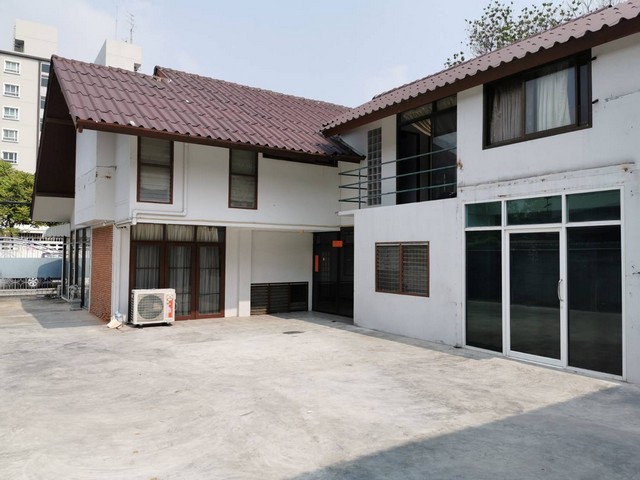 ให้เช่าบ้านเดี่ยว 2 ชั้น 2หลัง ลาดพร้าว 44 ขนาด150 ตรว. เหมาะ office ใกล้MRTภาวนา