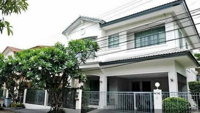ให้เช่าบ้านเดี่ยว 2 ชั้น 60 ตรว. 3 ห้องนอน โครงการมัณฑนา ศรีนครินทร์ รีโนเวทใหม่ ใกล้ทางด่วน เฟอร์ครบพร้อมเข้าอยู่