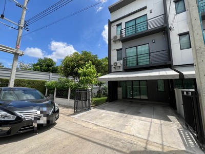 ขายถูกมาก ทาวน์เฮ้าส์ 3 ชั้น? บ้านกลางเมือง ราชพฤกษ์-รัตนาธิเบศร์ (ติดMRT สถานีบางรักใหญ่) เนื้อที่ 41.6 ตร.วา 