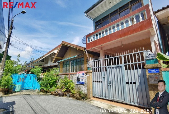 บ้านเดี่ยวประชาชื่น บางซื่อ ซอย ประชาชื่น 6 แยก 2-1 พื้นที่ 44 ตร.ว. ใกล้สถานีรถไฟฟ้า MRT เตาปูน  และ สถานีบางซื่อ ทำเลด