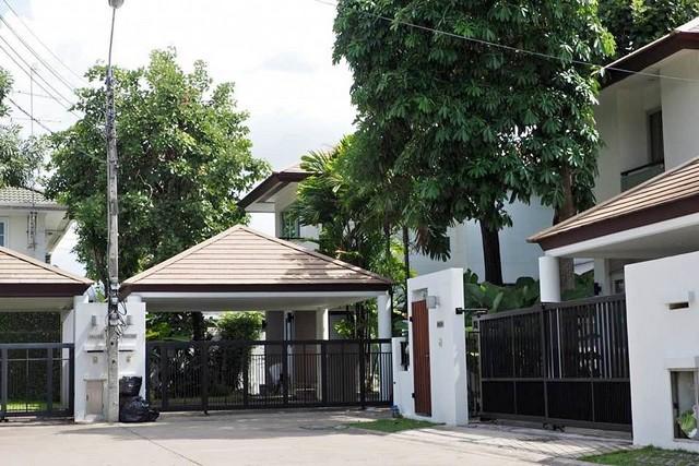 ให้เช่าบ้านเดี่ยว ใกล้ เซ็นทรัลอีสต์วิลล์ เลียบด่วน ไพรเวท เนอวานา ลาดพร้าว 4 ห้องนอน 5ห้องน้ำ 84.5 ตร.ว. เฟอร์นิเจอร์และเครื่องใช้ไฟฟ้าครบ
