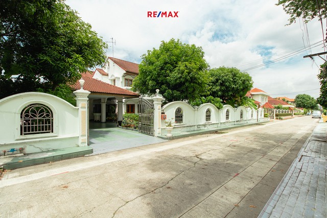 บ้านเดี่ยว รัตนาธิเบศร์ มณียา ท่าอิฐ  154 ตร.วา ใกล้ MRT ไทรม้า บางรักน้อยท่าอิฐ หลังใหญ่ พร้อมเรือนรับรอง