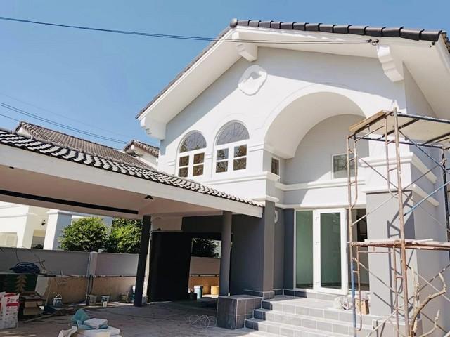ขายบ้านเดี่ยว 2 ชั้น ถนนพัฒนาการ ซ.65 หมู่บ้านเมืองทองการ์เดน พัฒนาการ 65 เนื้อที่ 67 ตรว.พื้นที่ 200 ตร.ม. 5 ห้องนอน 3 ห้องน้ำ 