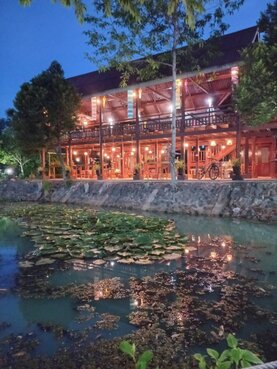 ขายบ้านเรือนไทยประยุกต์  เนื้อที่ 7-3-70 ไร่ ต.หมอนนาง อ.พนัสนิคม จ.ชลบุรี ใกล้ถนน 331
