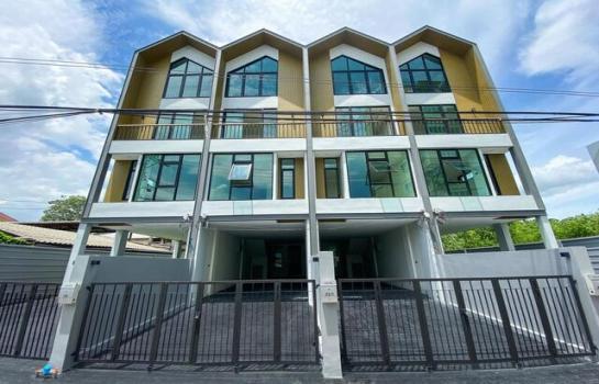 ขาย-ให้เช่าทาวน์โฮมออฟฟิศ 4 ชั้น ซอยวชิรธรรม60 ย่านสุขุมวิท 101/1ขนาดที่ดิน 30 ตารางวา 3 ห้องนอน 3 ห้องน้ำ พื้นที่ใช้สอย 249 ตารางเมตร