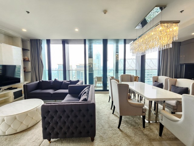 Noble Ploenchit Condo, next to BTS Ploenchit, with private elevator in every unit
