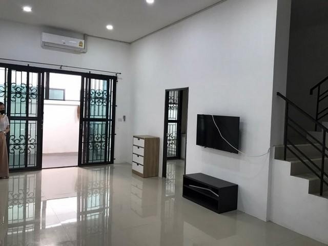 Rent เช่า ทาวน์โฮมออฟฟิศ 3 ชั้น เล่น 5 ระดับ พร้อมชั้นดาดฟ้า ซอยลาดพร้าว 41 ทะลุลาดพร้าววังหินได้