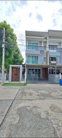 ให้เช่าทาวโฮมหมู่บ้านทาวน์พลัสเกษตร-นวมินทร์ ใกล้มหาวิทยาลัยเกษตรศาสตร์ใกล้ โรงรียนบดินทรเดชา 2 หลังมุม ย่านนวลจันทร์ ถนนคลองลำเจียก 