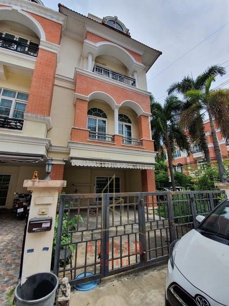 RH050424 ให้เช่า ทาวน์โฮม 3.5ชั้น 4ห้องนอน 5ห้องนํ้า Casa City ลาดพร้าว เลียบด่วนเอกมัย-รามอินทรา 