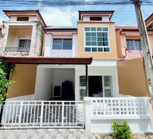 ทาวน์เฮ้าส์ 2 ชั้น หมู่บ้านทองสิริ ศรีราชา - อัสสัมชัญ TP-T0197