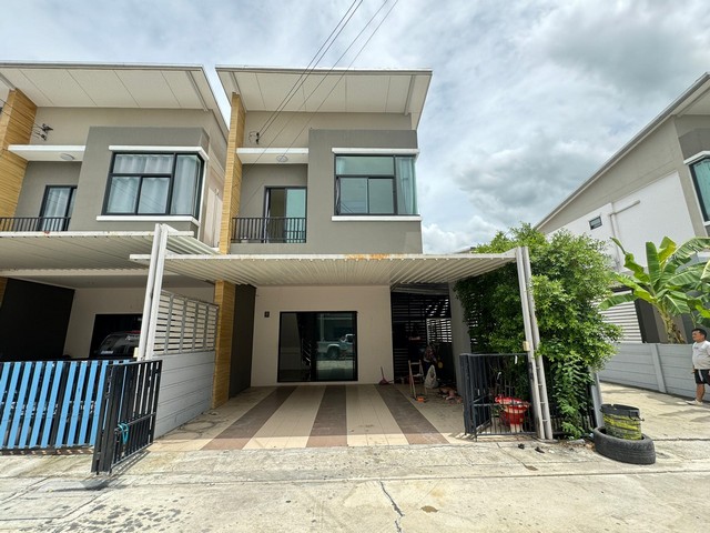  ขายบ้านสวยหลังริมสองชั้น แหล่งทำเล?ความเจริญ?พานทองนิคม?อมตะเฟส6,7,8,9? ชลบุรี
