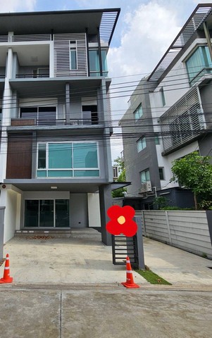 ปล่อยเช่า home Office บีสแควร์สแควร์พระราม 9เหม่งจ๋าย ชั้น1 จอดรถ3-5คัน Reception Space, 1 storage/maid room, 2 toilets