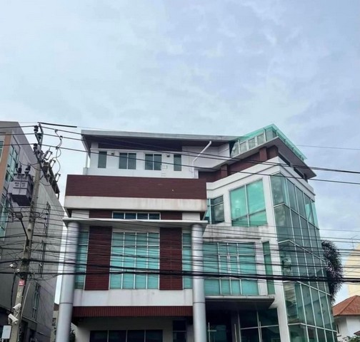 ให้เช่า-ขาย โฮมออฟฟิศ 4 ชั้น ถนนตลาดบางใหญ่ นนทบุรี  ขนาดที่ดิน 90 ตร.ว. ตกแต่งพร้อมมาก แถมแอร์กว่า20ตัว พร้อมใช้งาน 