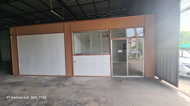 ให้เช่าโกดัง พร้อมออฟฟิศ ลาดพร้าว  ใกล้เดอะมอล์บางกะปิ  Tel.0936785948 