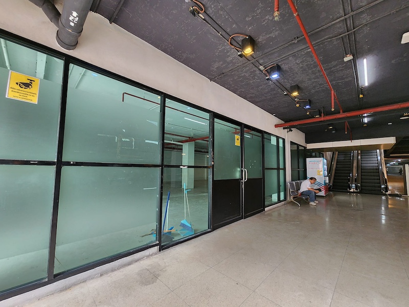BH2925 ให้เช่าพื้นที่ชั้นใต้ดินอยู่หน้าโครงการ Commercial space ให้เช่า 365 ตรม. ถนนจันทน์ สาทร เหมาะทำ บาร์ สปา ฟิตเนส คลินิก