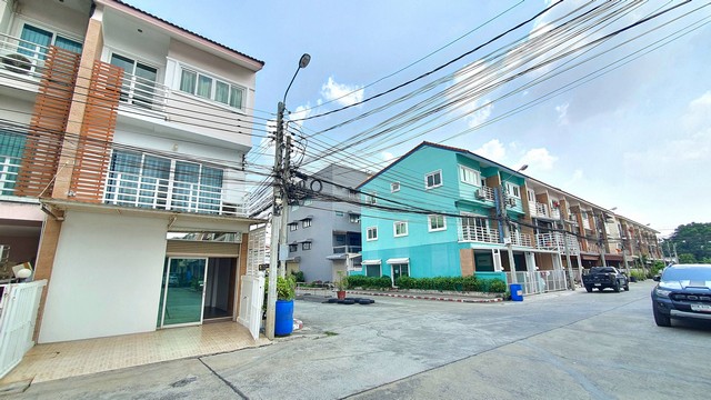 รหัสC6244 ให้เช่าทาวน์โฮม 3ชั้น โครงการโฮมอินทาวน์ พหลโยธิน73 ใกล้สถานีรถไฟฟ้าสีเขียว สถานี คปอ.