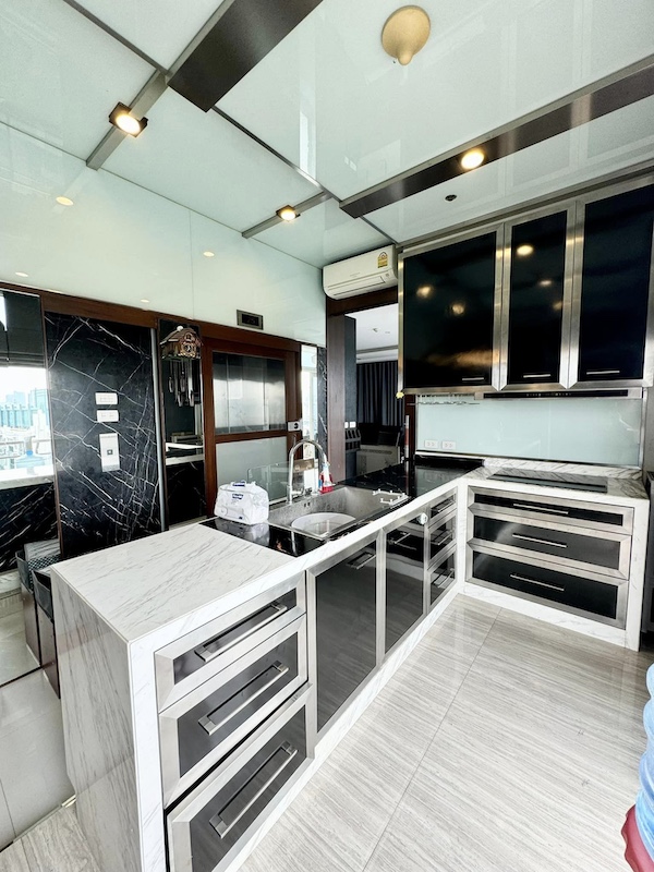 BH2930 ปล่อยเองให้เช่าคอนโด เดอะ ไฮท์ ทองหล่อ The Height Thonglor ใกล้ BTS ทองหล่อ