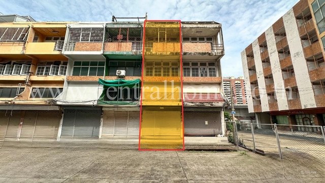 อาคารพาณิชย์ ซ.รามคำแหง 85/1 ถูกสุดในทำเล ใกล้  The Mall บางกะปิ เพียง 150 เมตร 