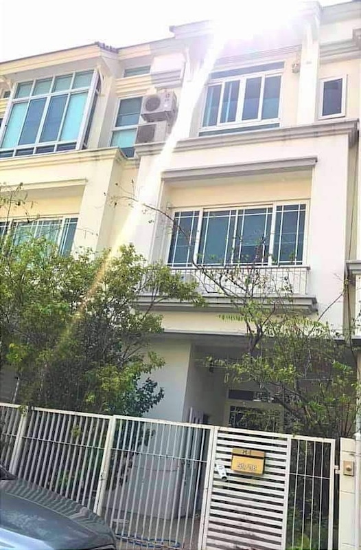 BH2939 ให้เช่า ทาว์นโฮม The Terrace นาคนิวาส 48 4 ห้องนอน 4 ห้องน้ำ