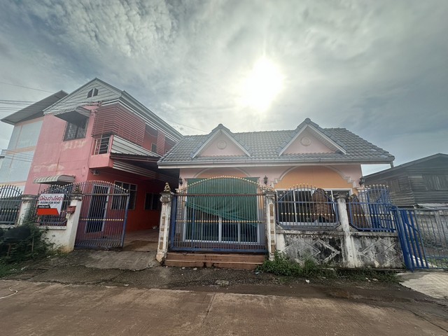 ขาย อพาทเม้น พร้อมบ้าน 130 ตร.วา ติดถนนสามพร้าว  หน้ากว้าง 20 เมตร ราคาดีมากกก (ด่วนหายาก)