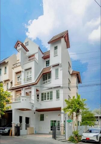  ให้เช่าทาวน์โฮม 4ชั้น Luxury private pool villa รัชดา-ลาดพร้าว วิภาวดี20 ตกแต่งสวยหรูพร้อมอยู่ ให้เช่า รหัสC6443  