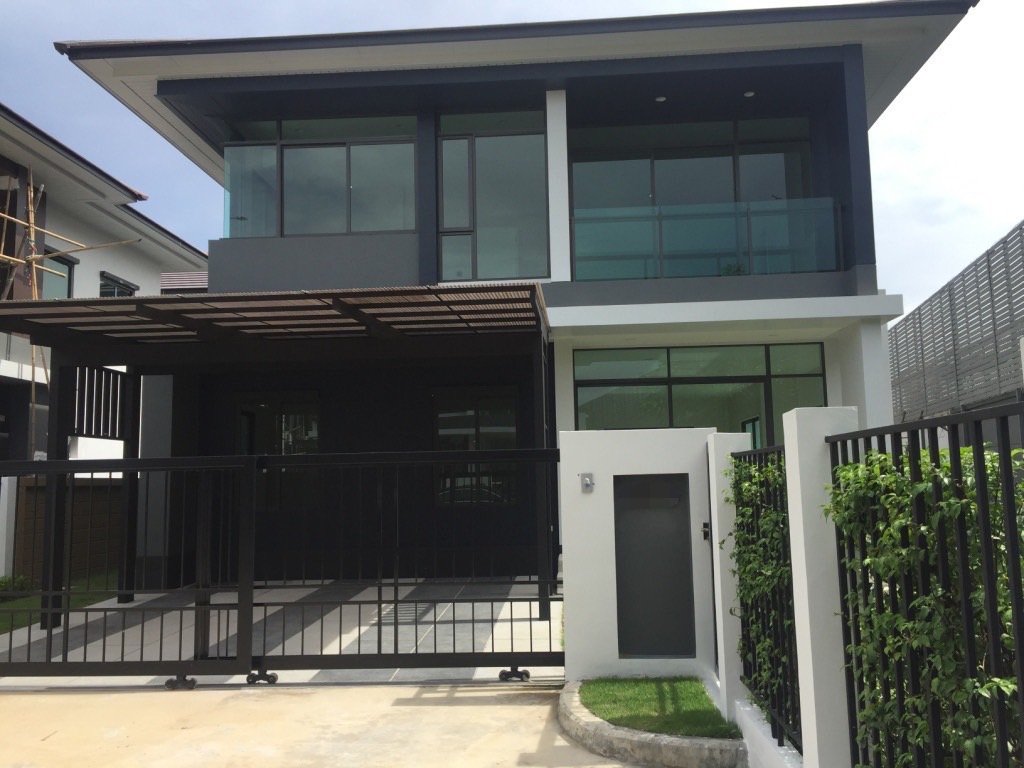 ให้เช่าบ้านเดี่ยว 2 ชั้น หมู่บ้าน เศรษฐสิริ-กรุงเทพกรีฑา  ใกล้ โรงเรียนนานาชาติ  ไบรท์ตันคอลเลจ โรงเรียนนานาชาติเวลลิงตัน