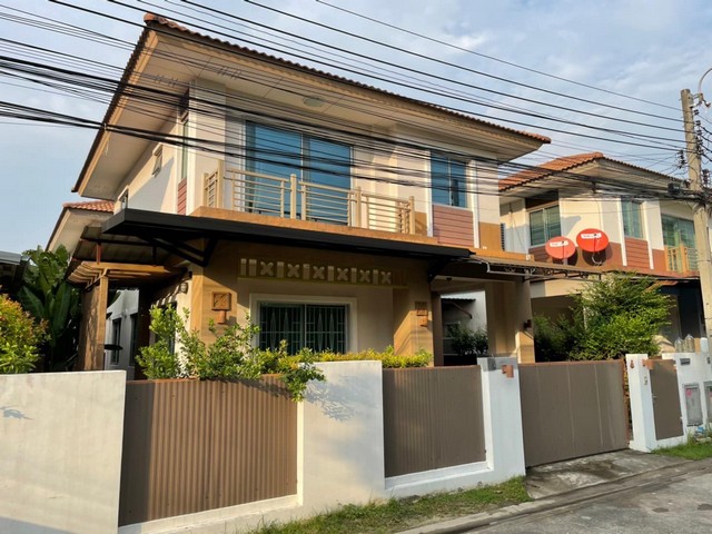 ให้เช่าบ้านแฝดสไตล์บ้านเดี่ยว 2 ชั้น 35 ตรว. โครงการ เอโทล มัลดีฟส์ ปาล์ม Atoll Maldives Palms บางนา ? วงแหวน ใกล้เมกะบางนา